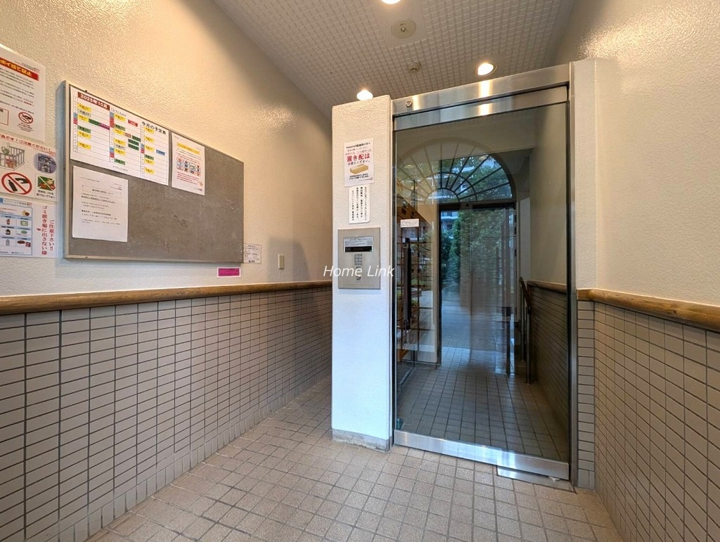 モアクレスト西台　サブエントランス